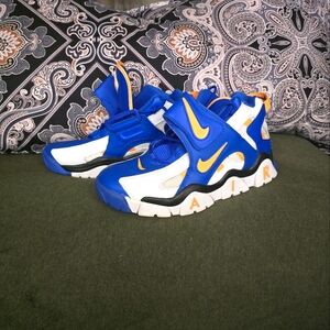 Nike Mens Berrage Blue, White and Yellow Sneakers Size 11.5